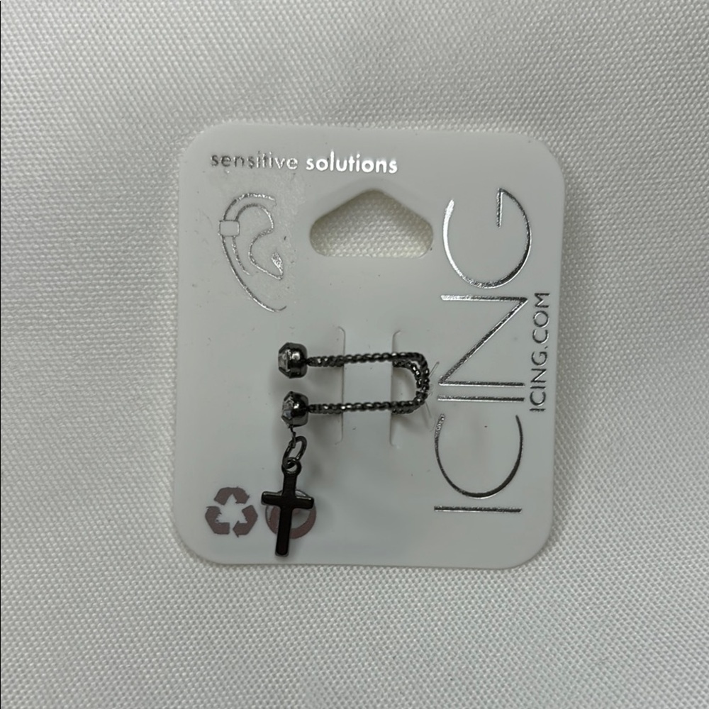 ICING Black Cross Ear Cuff